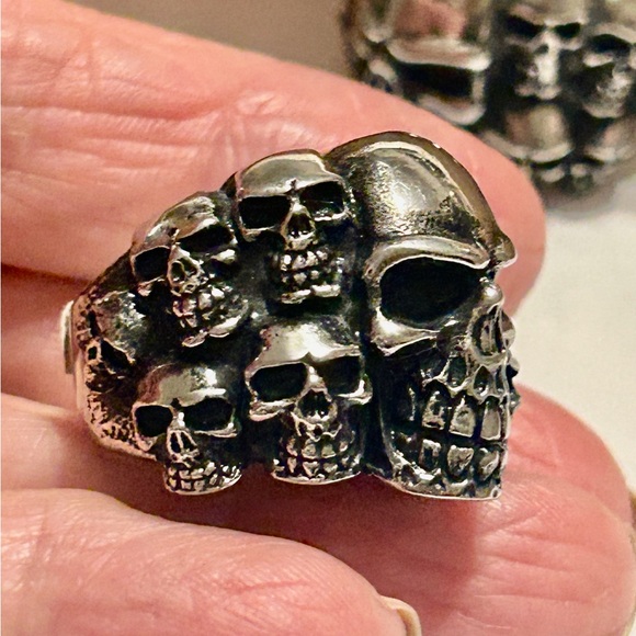 Men's or Ladies Multi Skull Ring Stainless Steel Sz 8 - Picture 3 of 6
